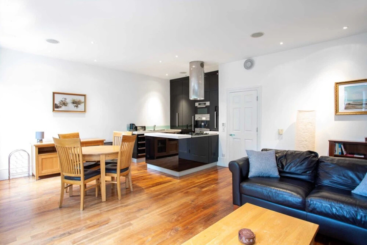 Spacious Pimlico Apartment