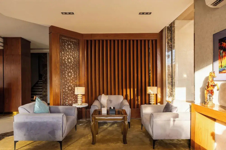 Golden Garden Hotel