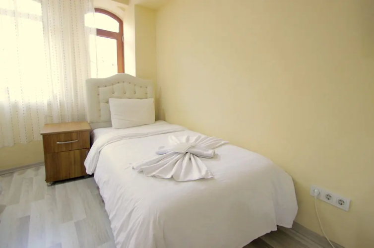 Yasar Hotel