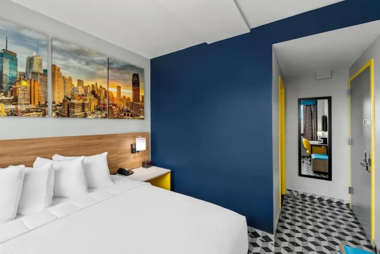Deluxe Double room with city view