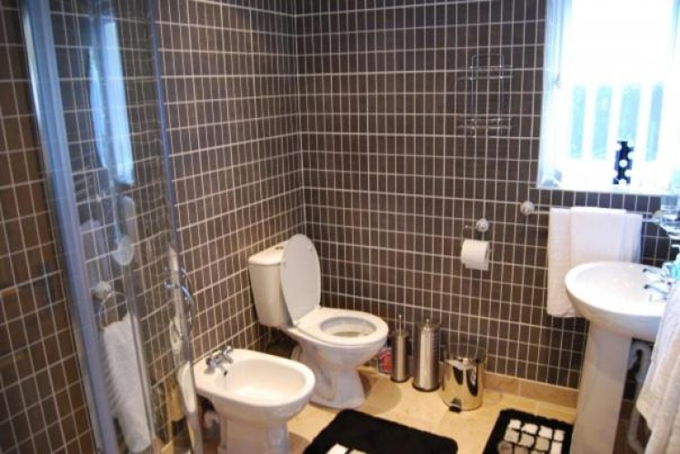 2 Bedrooms Bungalow