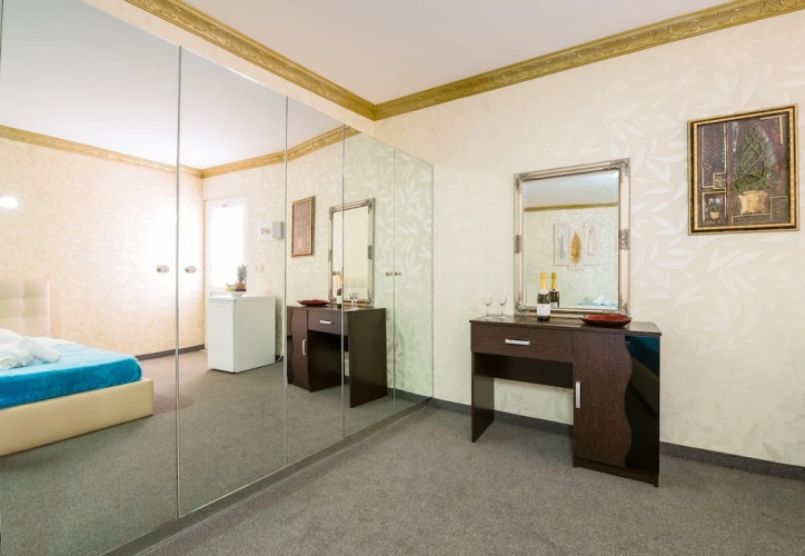 Suite Room For 5