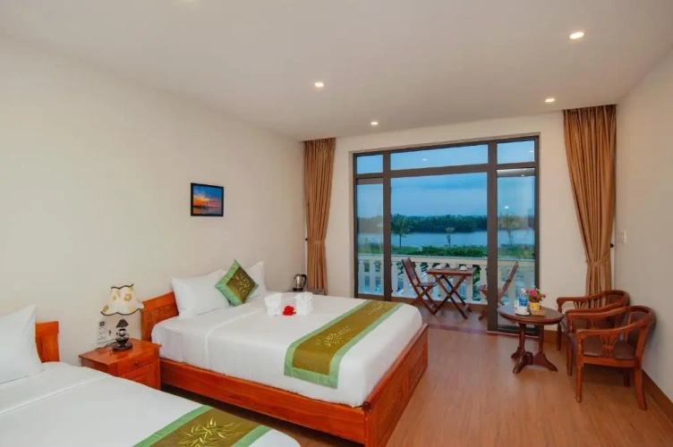 Standard Triple room with balcony