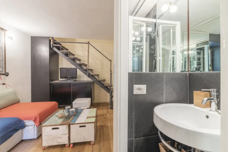 iFlat Yellow Monti Studio Apartment