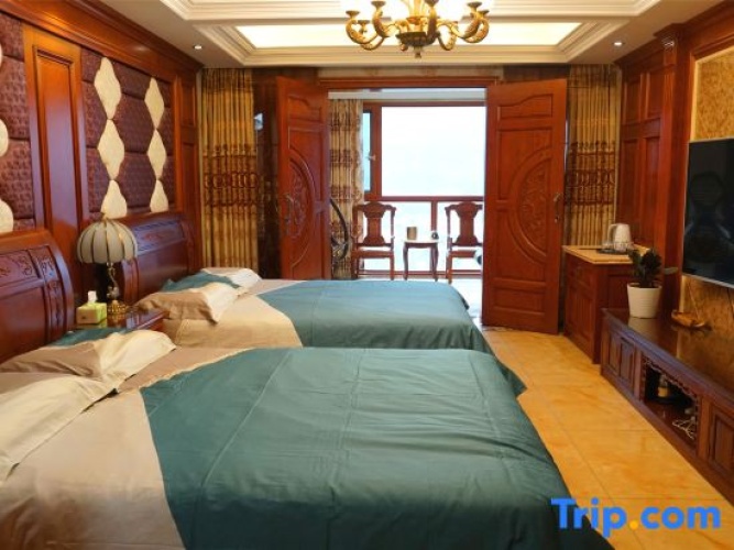 Deluxe Twin room with lake view