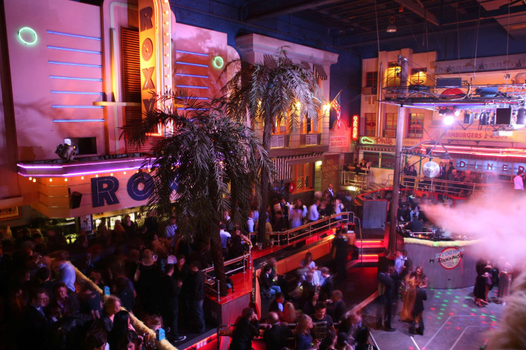 Rydges Melbourne Over view