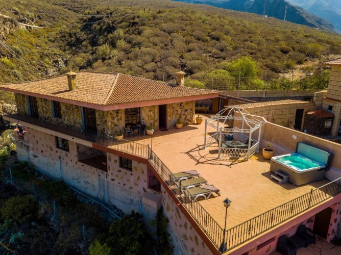 2 Bedrooms Double Villa