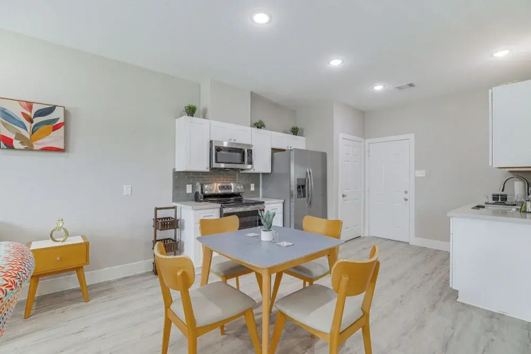 Easy Interstate Access: Quiet Houston Home!