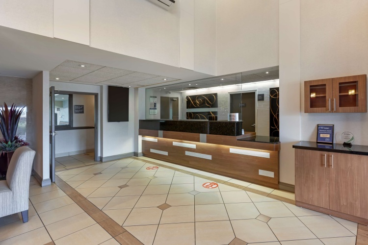 Best Western Plus Burlington Inn & Suites photo 34