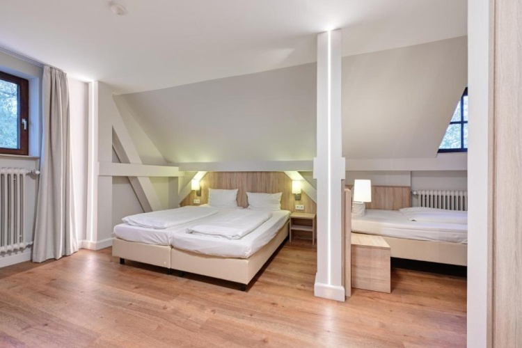 Standard Triple room