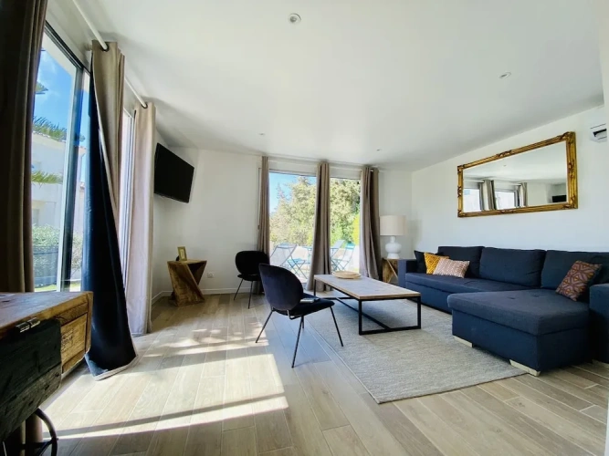2 Bedrooms Deluxe Cottage