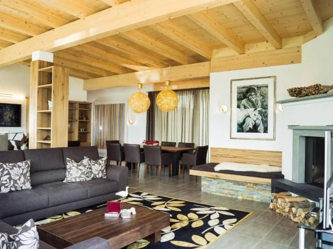 4 Bedrooms Penthouse Apartment