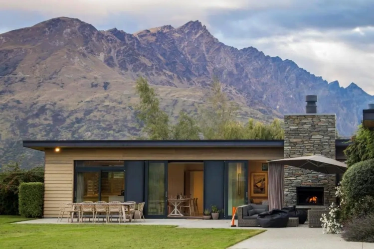 4 Bedrooms Villa