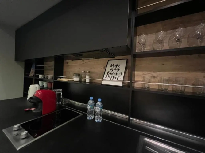 Deluxe Studio