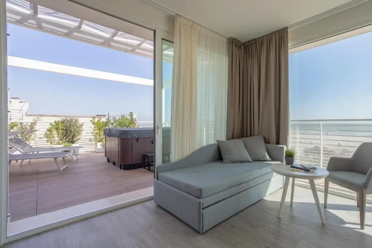Suite seafront