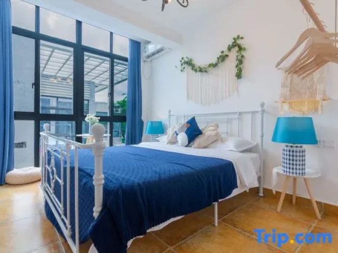 2 Bedrooms Villa