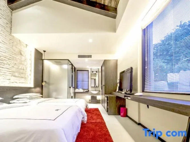 Standard Twin room with garden view
