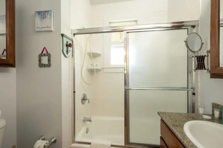 Conch Cottage by Brightwild Quiet w Shared Pool