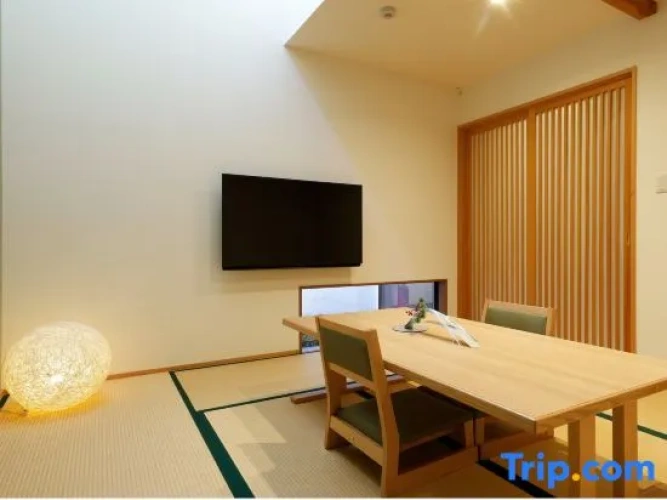Standard room with mountain view