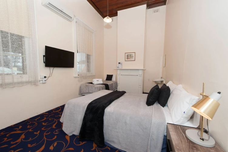 Riverina Hotel