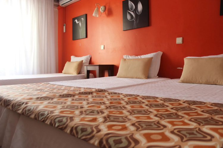 Made Inn Faro Hotel