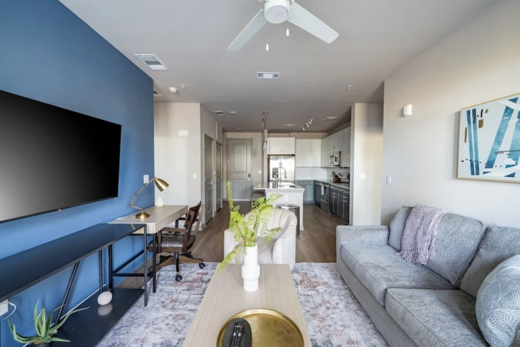 2 Bedrooms Apartment