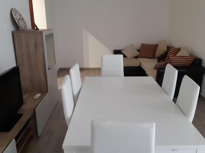 2 Bedrooms Cottage