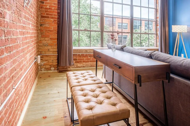 2 Bedroom Historic Brick Getaway with Wifi