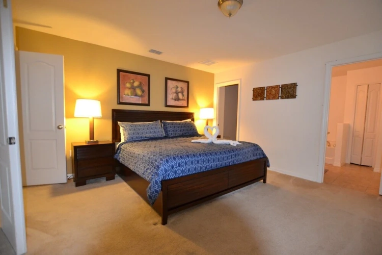 5 Bedrooms Cottage