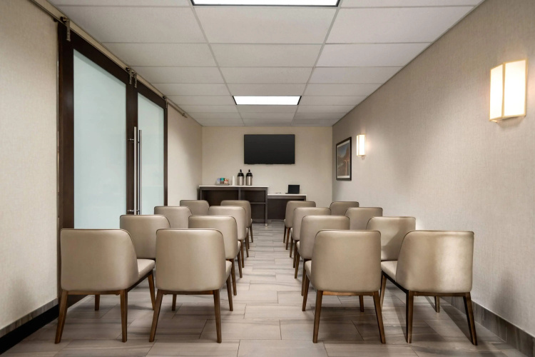 La Quinta Inn by Wyndham Vancouver Airport photo 21
