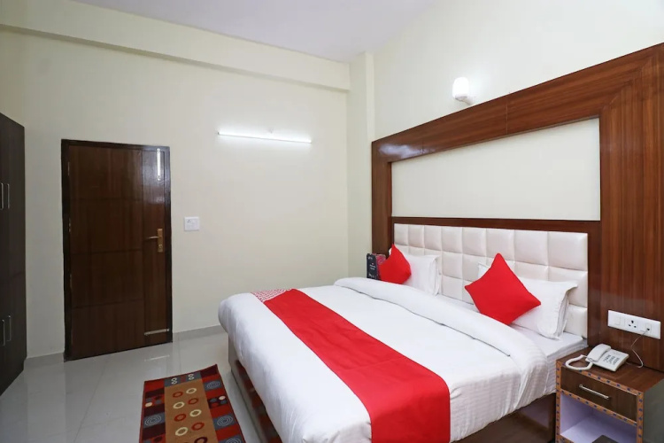 Oyo 26757 Mds Residence