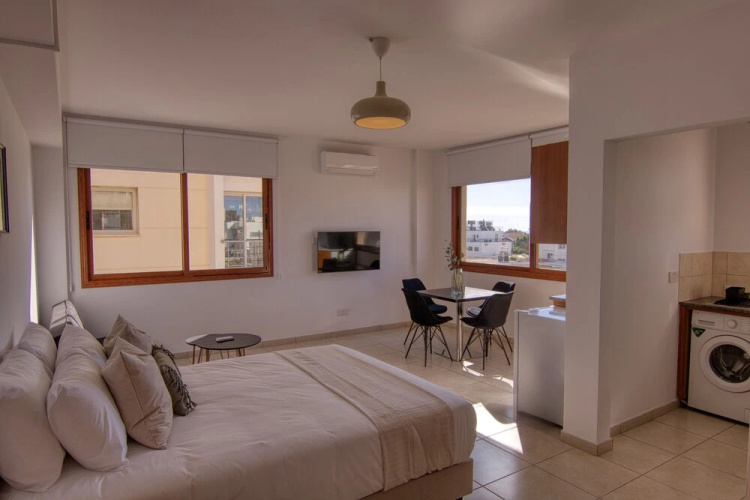 Phaedrus Living City Flat Palas 104