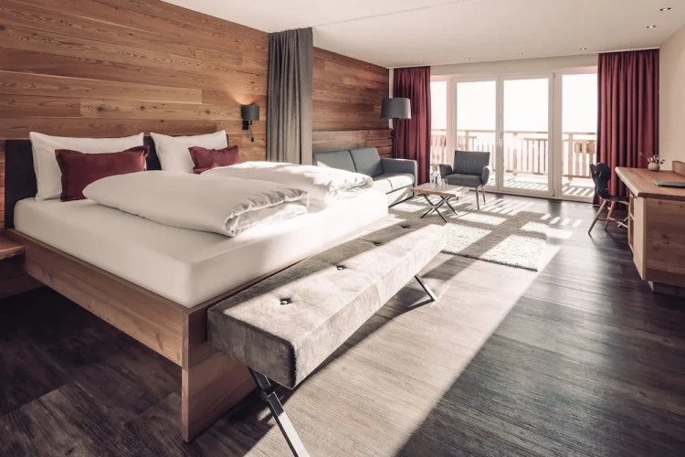 Suite with balcony