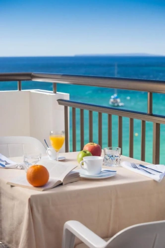 2 Bedrooms Apartment with balcony and with sea view