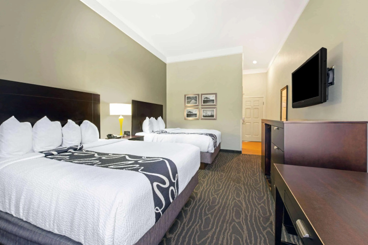 La Quinta Inn & Suites by Wyndham Lake Charles Casino Area