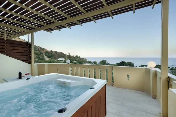 2 Bedrooms Superior Apartment with balcony and with sea view