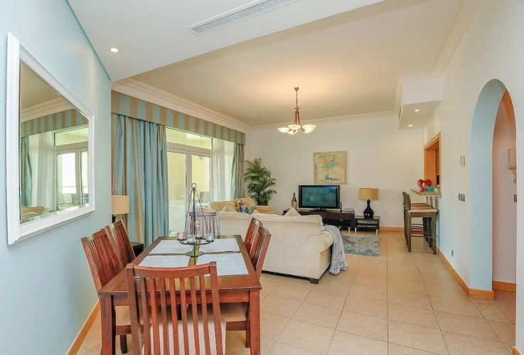 2 Bedrooms Apartment