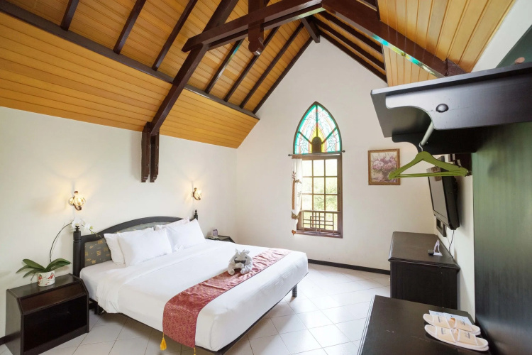 Royal Hotel and Villa Batu