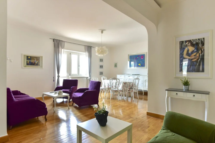 Bright Apartment with Terrace