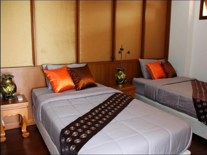 BaanNakaow Guesthouse