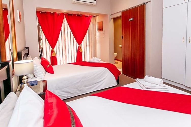 Standard Twin room with view