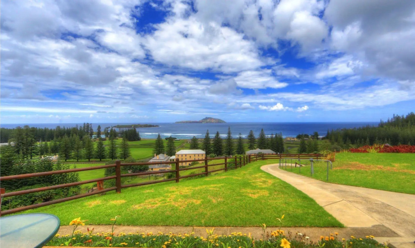 Islander Lodge Apartments