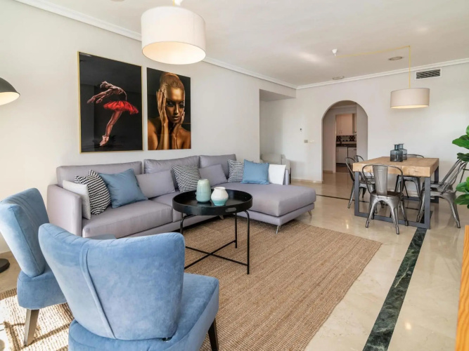 Puente Romano Modern flat, Best location in town