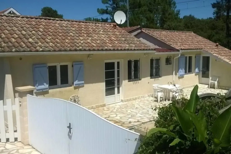 2 Bedrooms Cottage