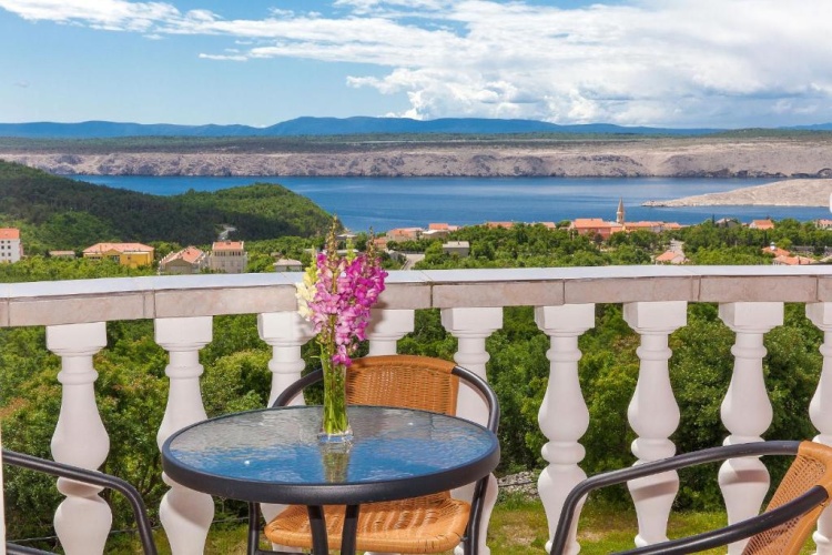 1 Bedroom Comfort Apartment with balcony and with sea view