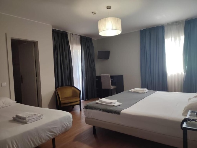 Standard Triple room