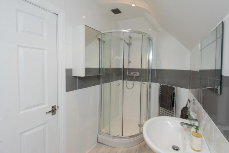 3 Bedrooms Cottage