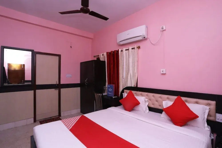 Silver Leaf By OYO Rooms