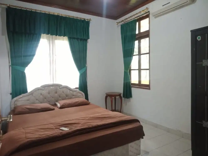 5 Bedrooms Grand Villa with garden view