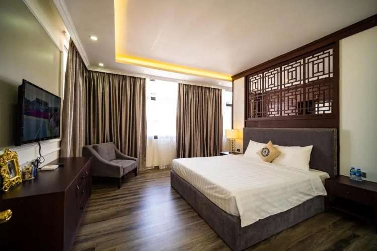 IDC White House Ha Long FLC Golf & Resort
